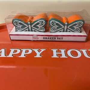 NWT- ceramic salt & Pepper shakers Butterflies